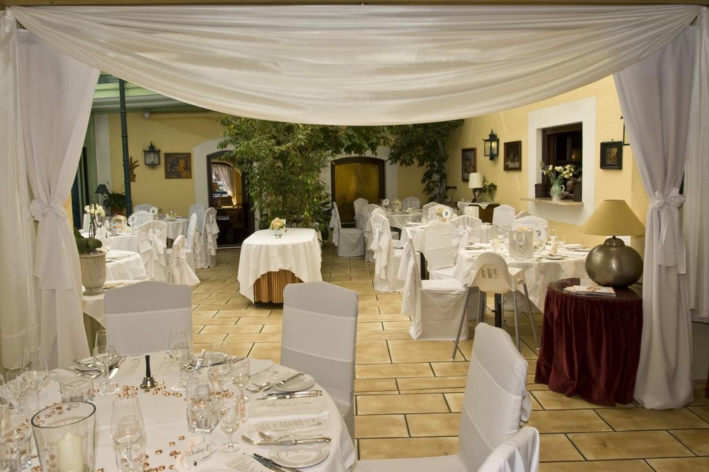 Landhotel Jagdhof Guntramsdorf Dış mekan fotoğraf